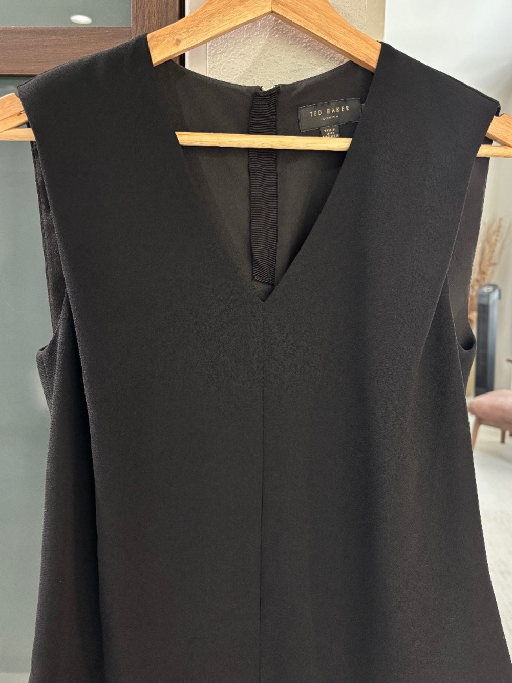 Ted Baker London "Dexi" Shoulder Tuck Blouse - Black Size TED 1/US 4 - Picture 5 of 11